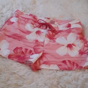 Island girl 💗🤍💗🤍 pink and white shorts